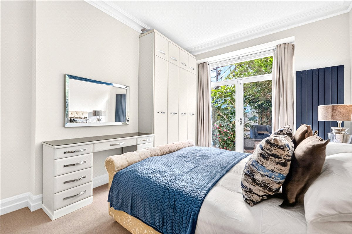 2 bedroom Flat, Basil Street, Knightsbridge, SW3 - Available, Image 3