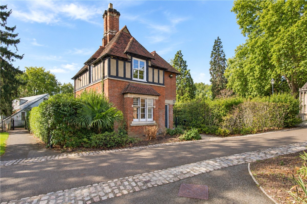 3 bedroom Cottage, Bishops Avenue, London, SW6 - Available, Image 14