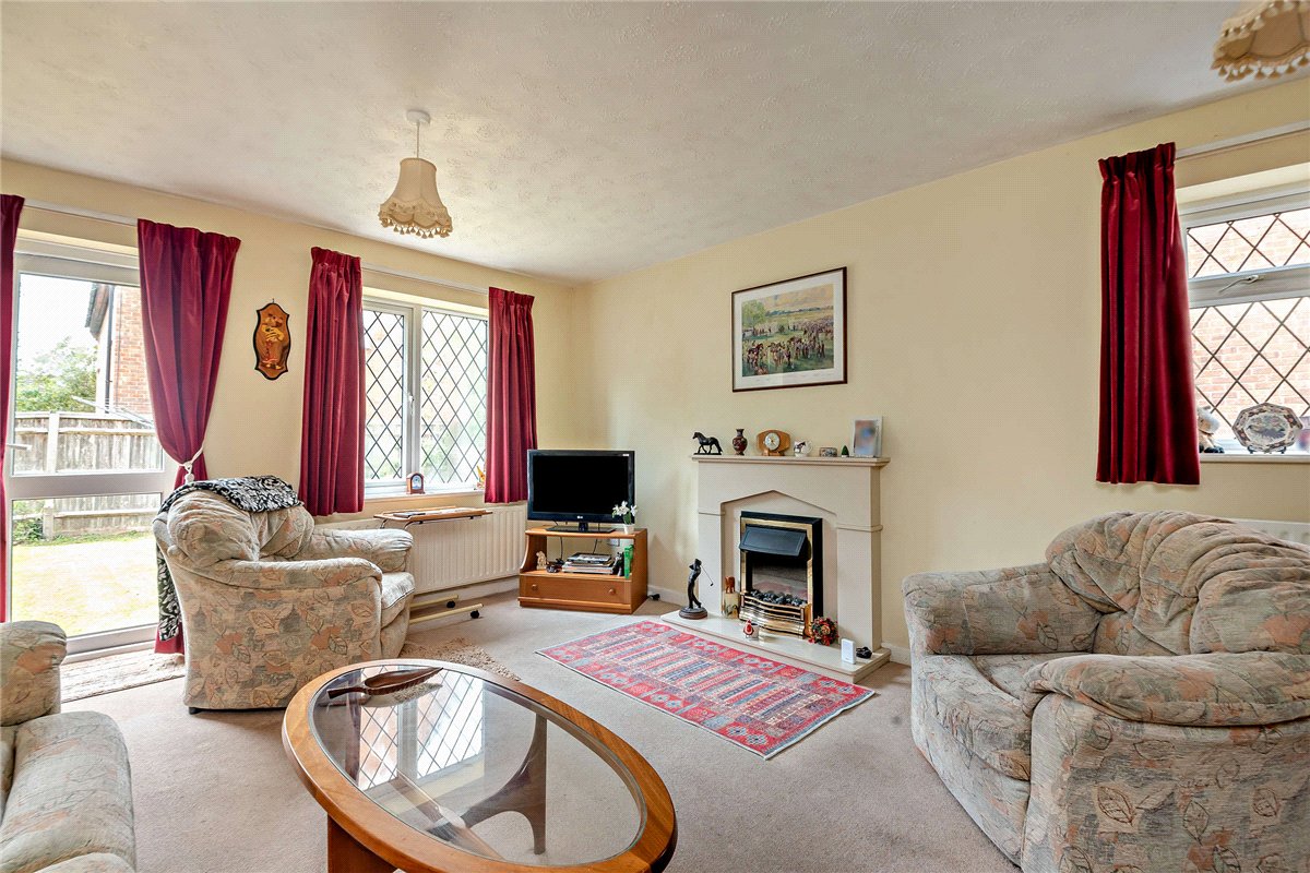2 bedroom House, Poffley Place, Thatcham, RG19 - Sold STC, Image 2