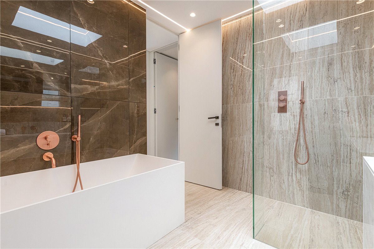 3 bedroom Maisonette, South Molton Street, Mayfair, W1K - Available, Image 7