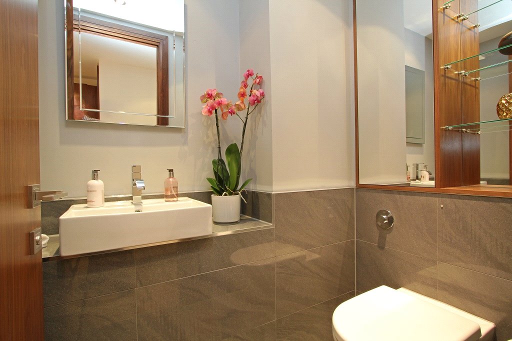 3 bedroom Flat, Ennismore Gardens, London, SW7 - Available, Image 9