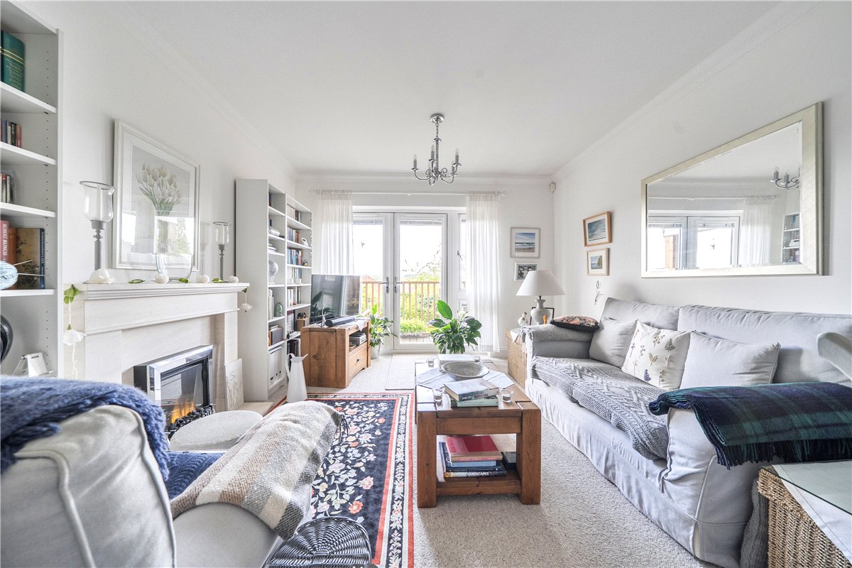 2 bedroom Flat, Priory Court, Marlborough, SN8 - Sold STC