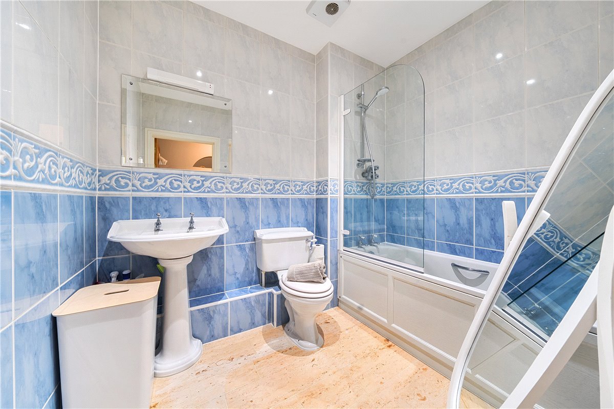 3 bedroom Flat, Woodridge, Newbury, RG14 - , Image 10