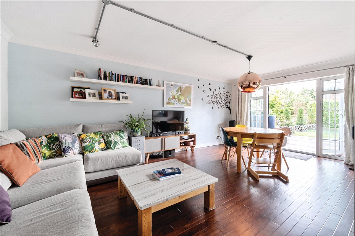 2 bedroom Flat, Dawn Gardens, Winchester, SO22 - Available, Image 5