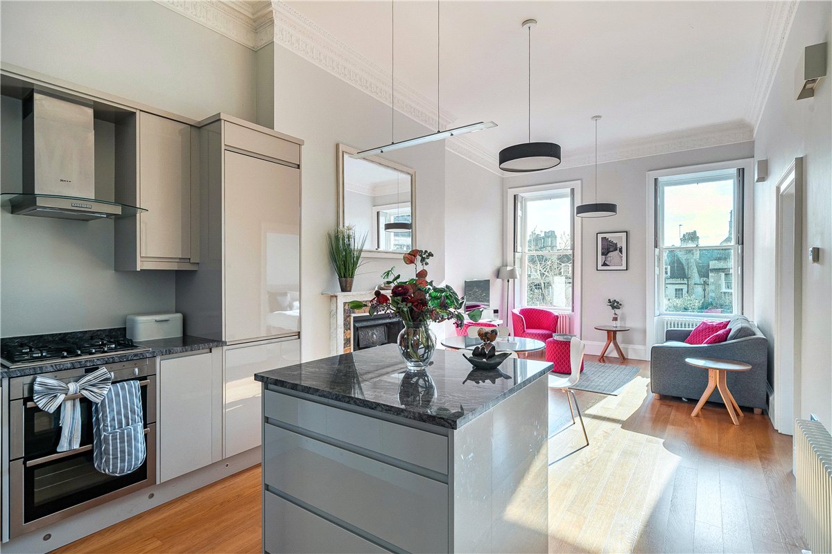 2 bedroom Flat, Brunswick Place, Bath, BA1 - Available