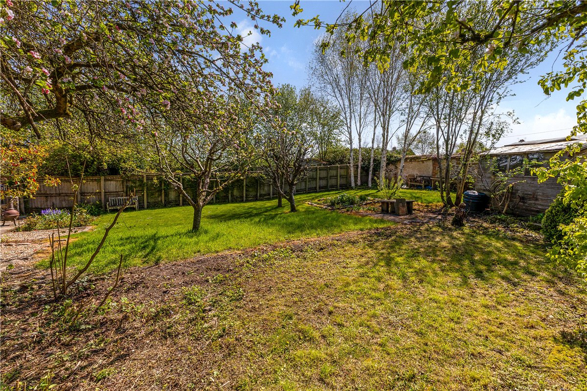 3 bedroom House, West Street, Aldbourne, SN8 - Available, Image 21