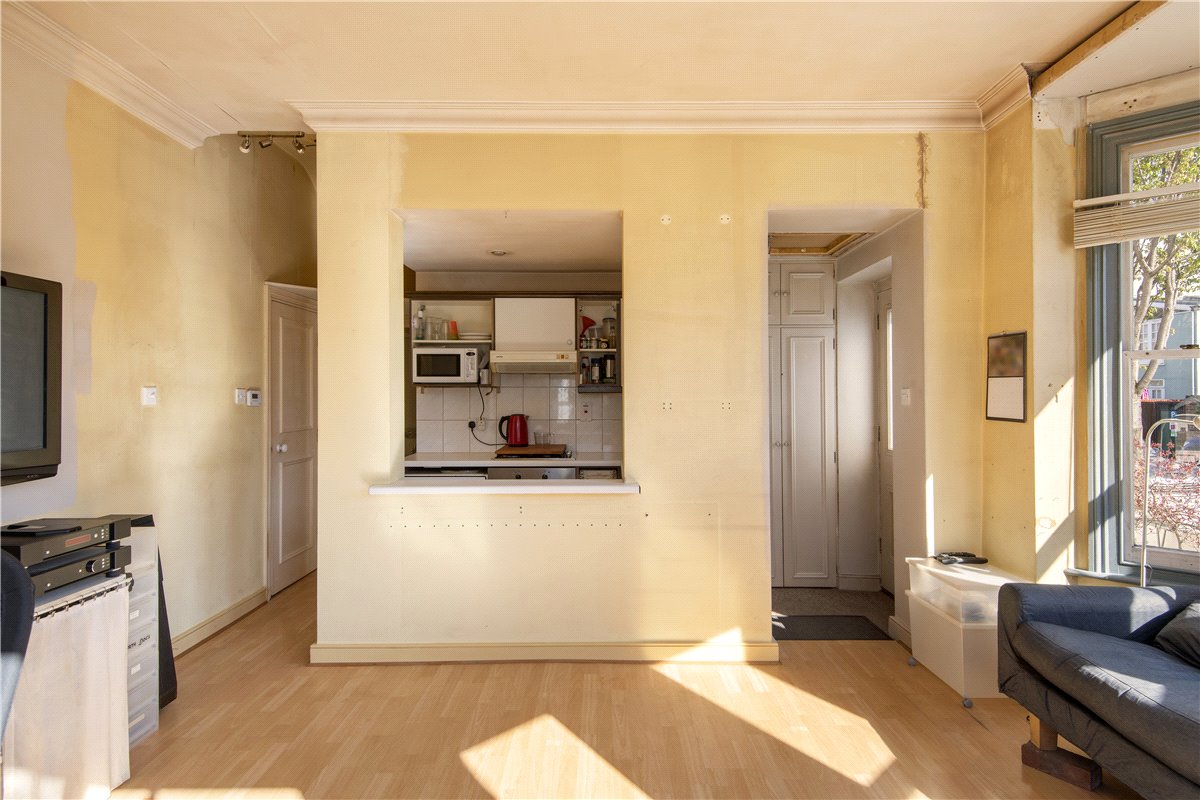 1 bedroom Flat, Nottingham Road, Bellevue Village, London, SW17 - Sold, Image 1