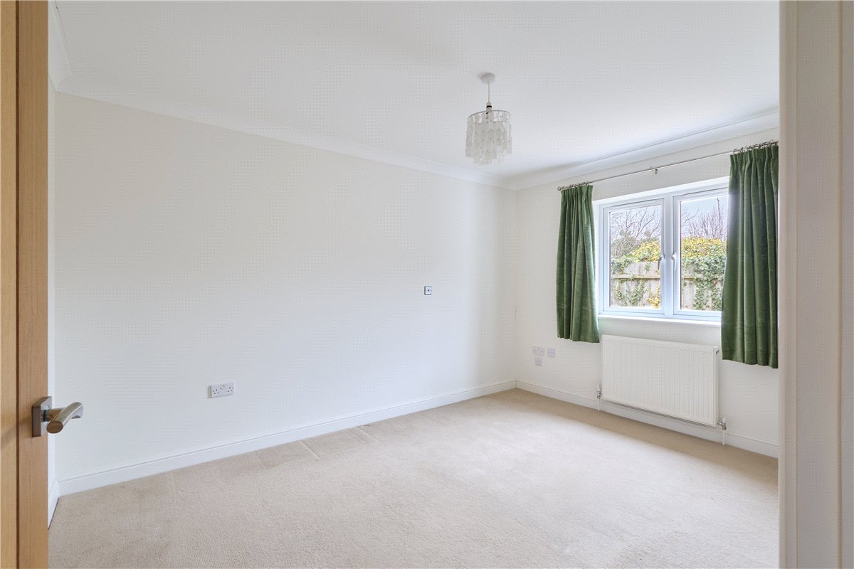 3 bedroom Bungalow, High Street, Waterbeach, CB25 - Available, Image 5