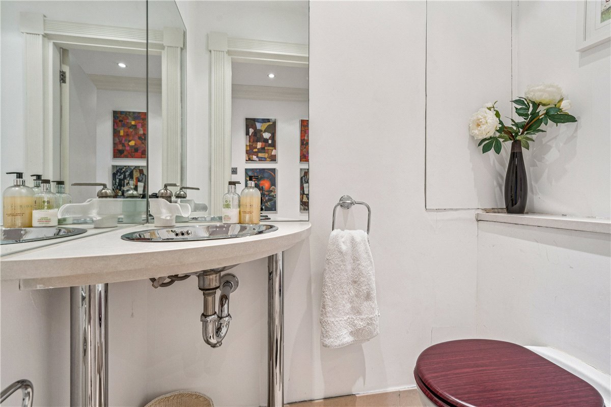 3 bedroom Flat, Park Towers, 2 Brick Street, W1J - Available, Image 13