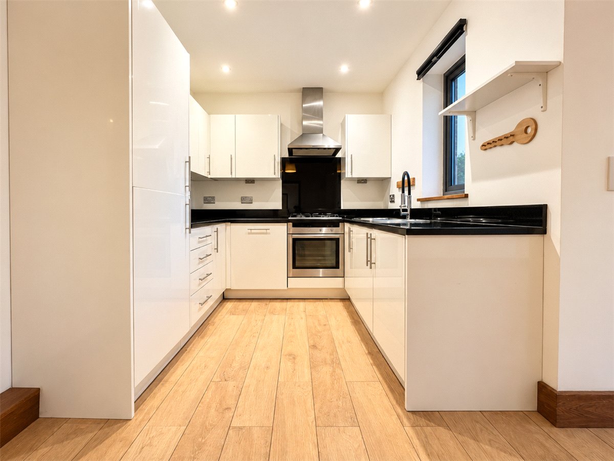 2 bedroom Flat, Highcliffe Road, Winchester, SO23 - Available, Image 1