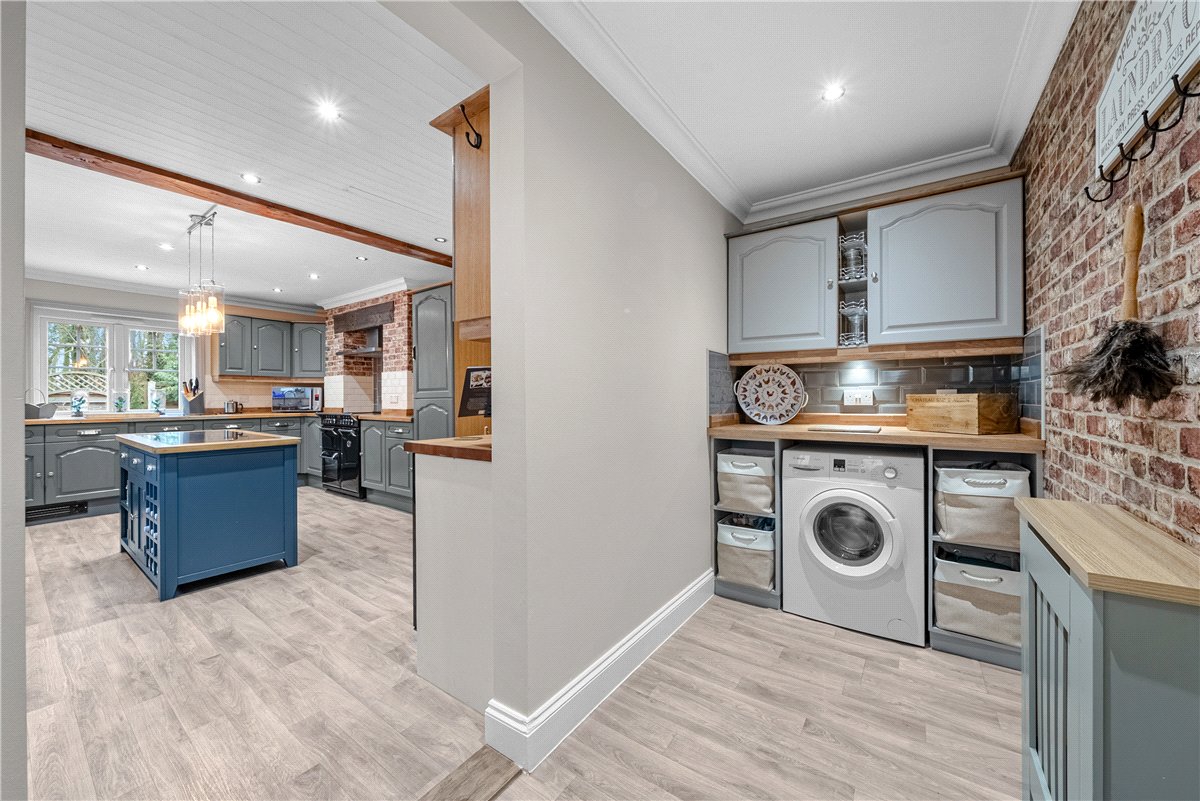 6 bedroom House, Selby Road, Riccall, YO19 - Available, Image 9