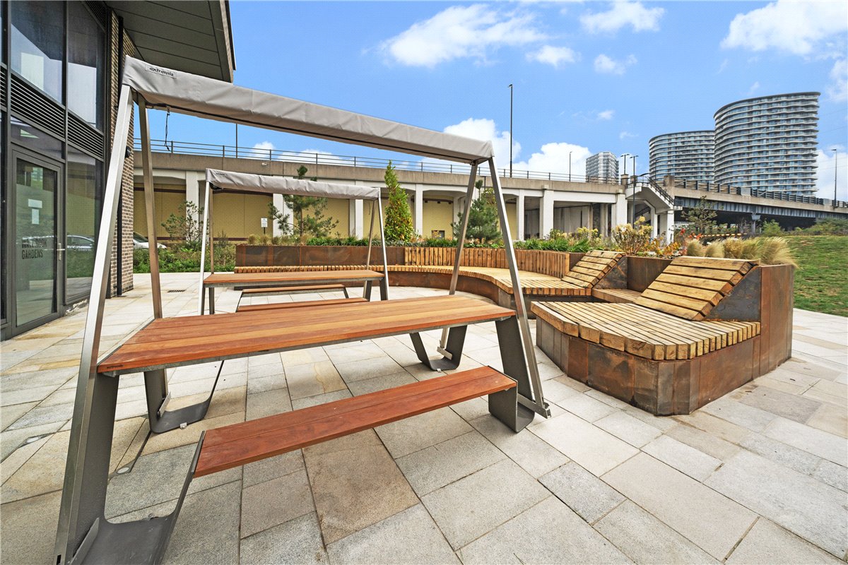 2 bedroom Flat, Heartwell Avenue, London, E16 - Let Agreed, Image 2