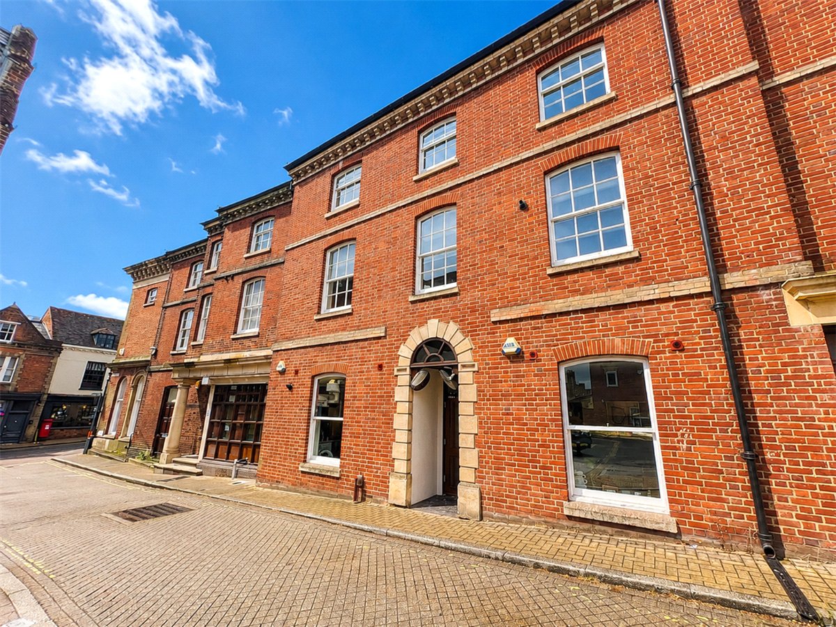 2 bedroom Flat, Westgate Chambers, Staple Gardens, SO23 - Let Agreed