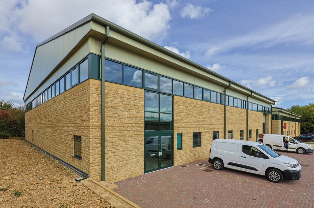 9084 Sq Ft, West Oxfordshire Business Park, Carterton, OX18 - Available