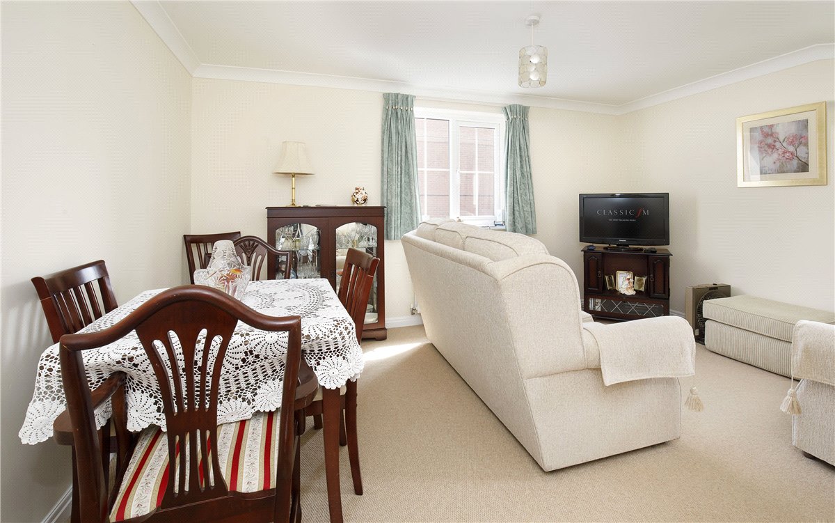 2 bedroom Flat, Blackthorn Drive, Huddersfield, HD3 - Let Agreed, Image 2