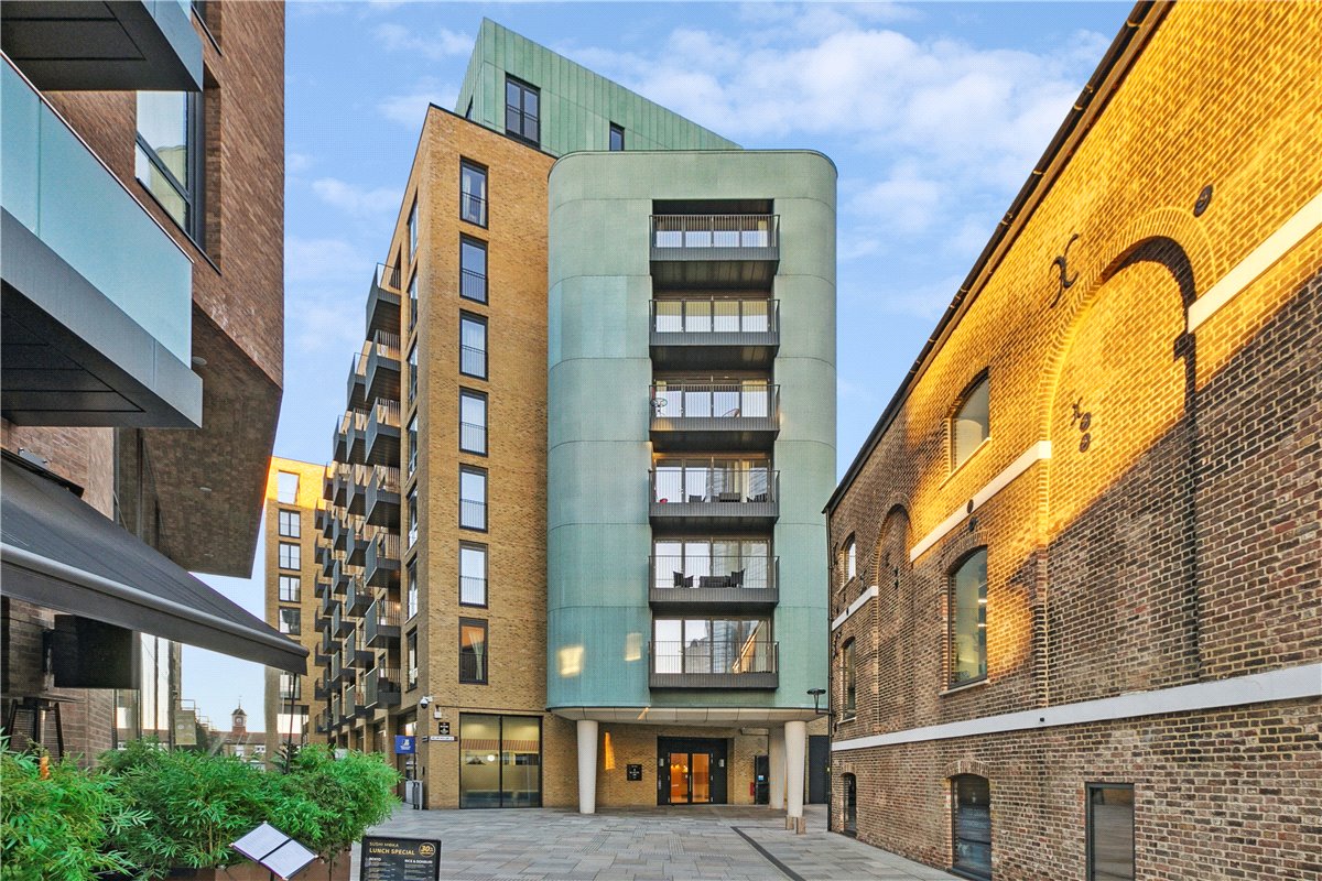 3 bedroom Flat, Dray House, RAM Quarter, SW18 - Available