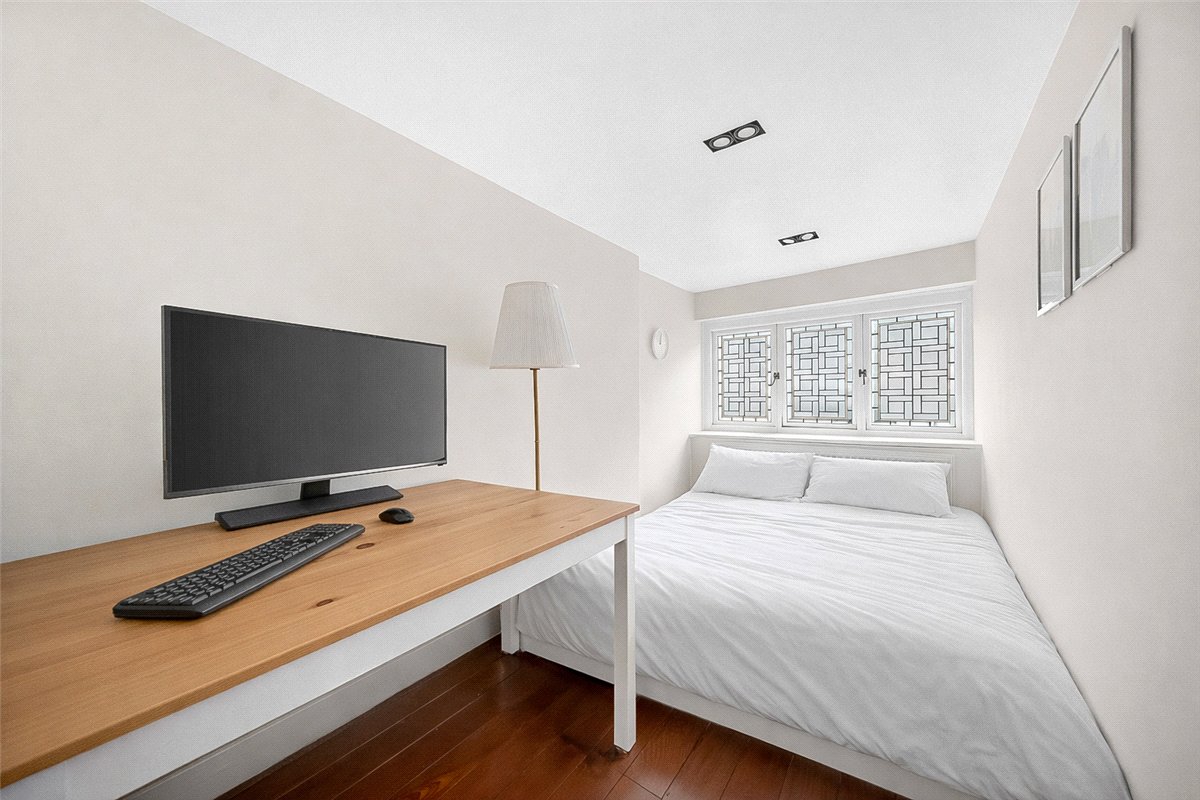 3 bedroom Flat, Harrington Gardens, London, SW7 - Available, Image 13