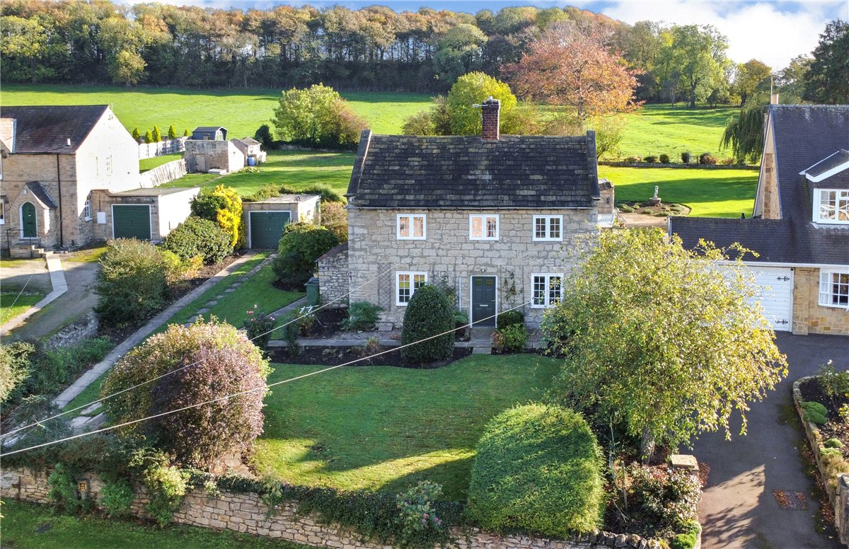 2 bedroom House, Main Street, Ledston, WF10 - Sold STC