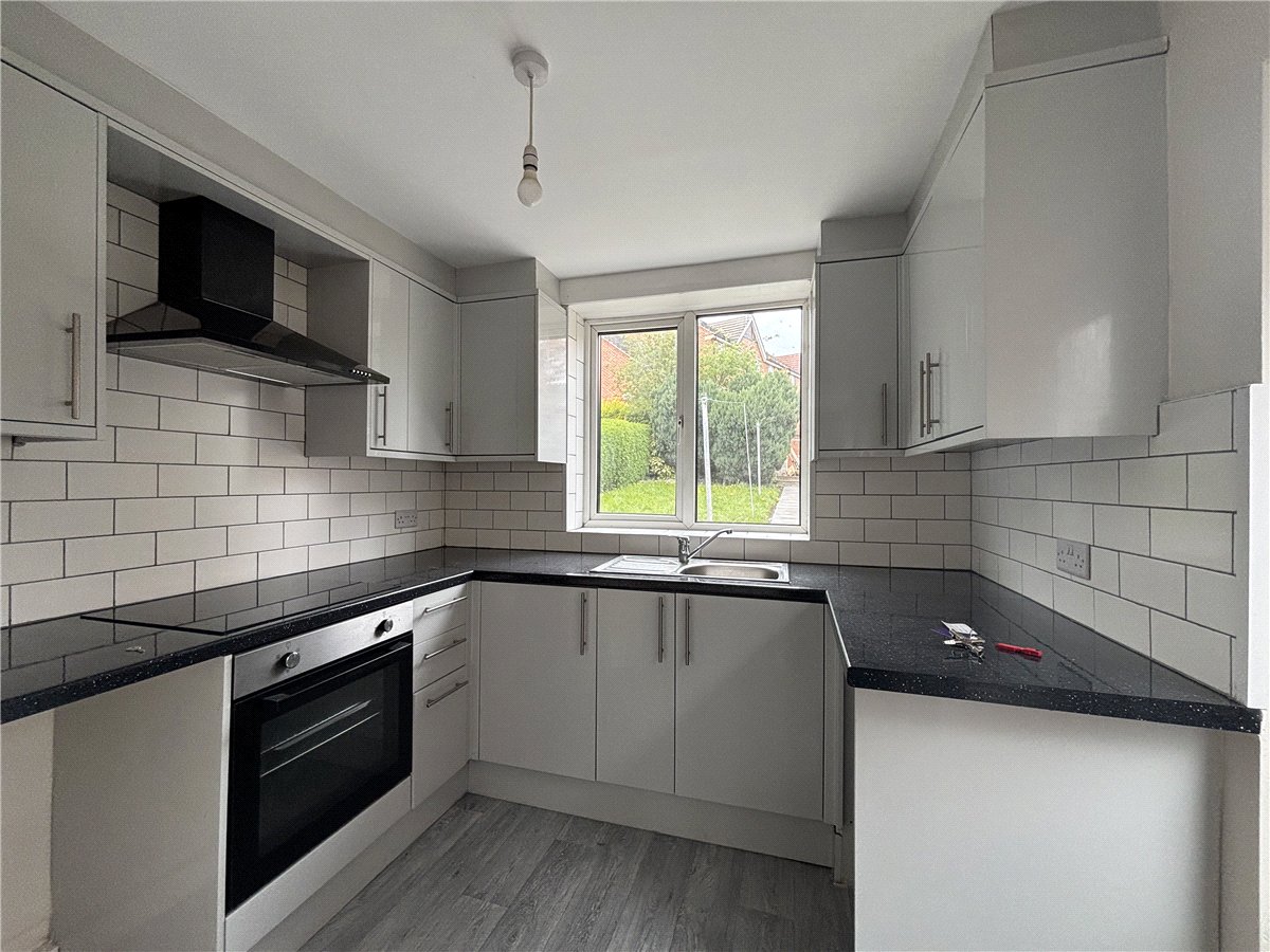 3 bedroom House, Doncaster Road, Mexborough, S64 - Available