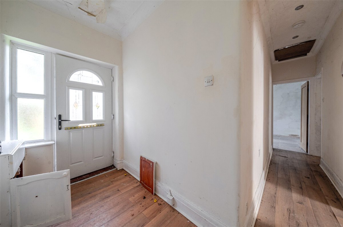 2 bedroom Bungalow, Chester Road, Preston Brook, WA7 - Available, Image 10