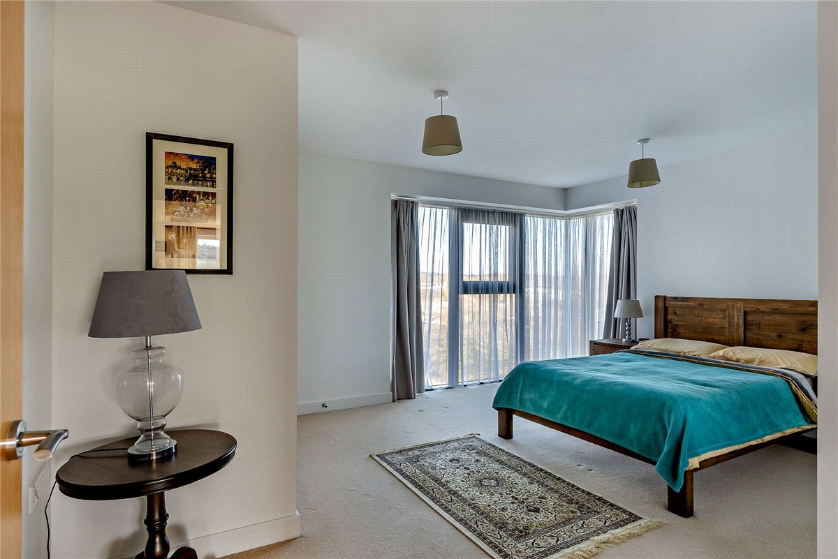 2 bedroom Flat, Kingman Way, Newbury, RG14 - Available, Image 5