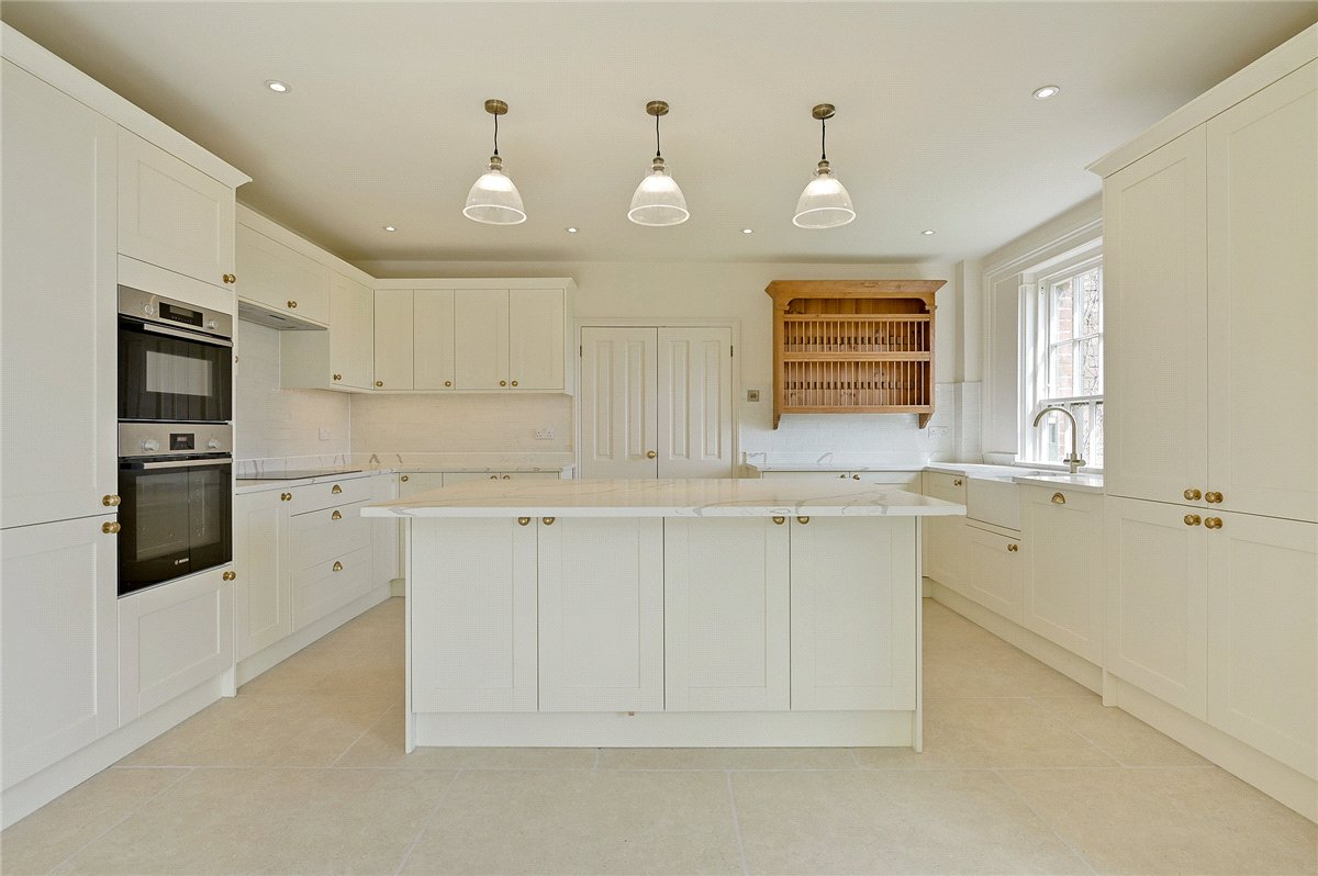 8 bedroom House, Upper Winchendon, Aylesbury, HP18 - Available, Image 3