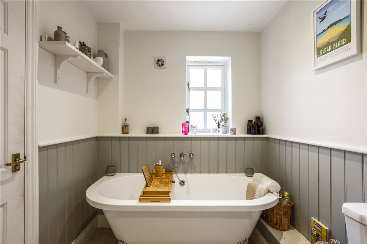 6 bedroom House, Kelham Gardens, Marlborough, SN8 - Available, Image 6