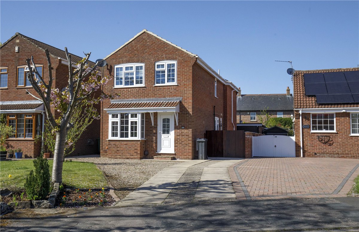 3 bedroom House, Highlands Avenue, Strensall, YO32 - Available