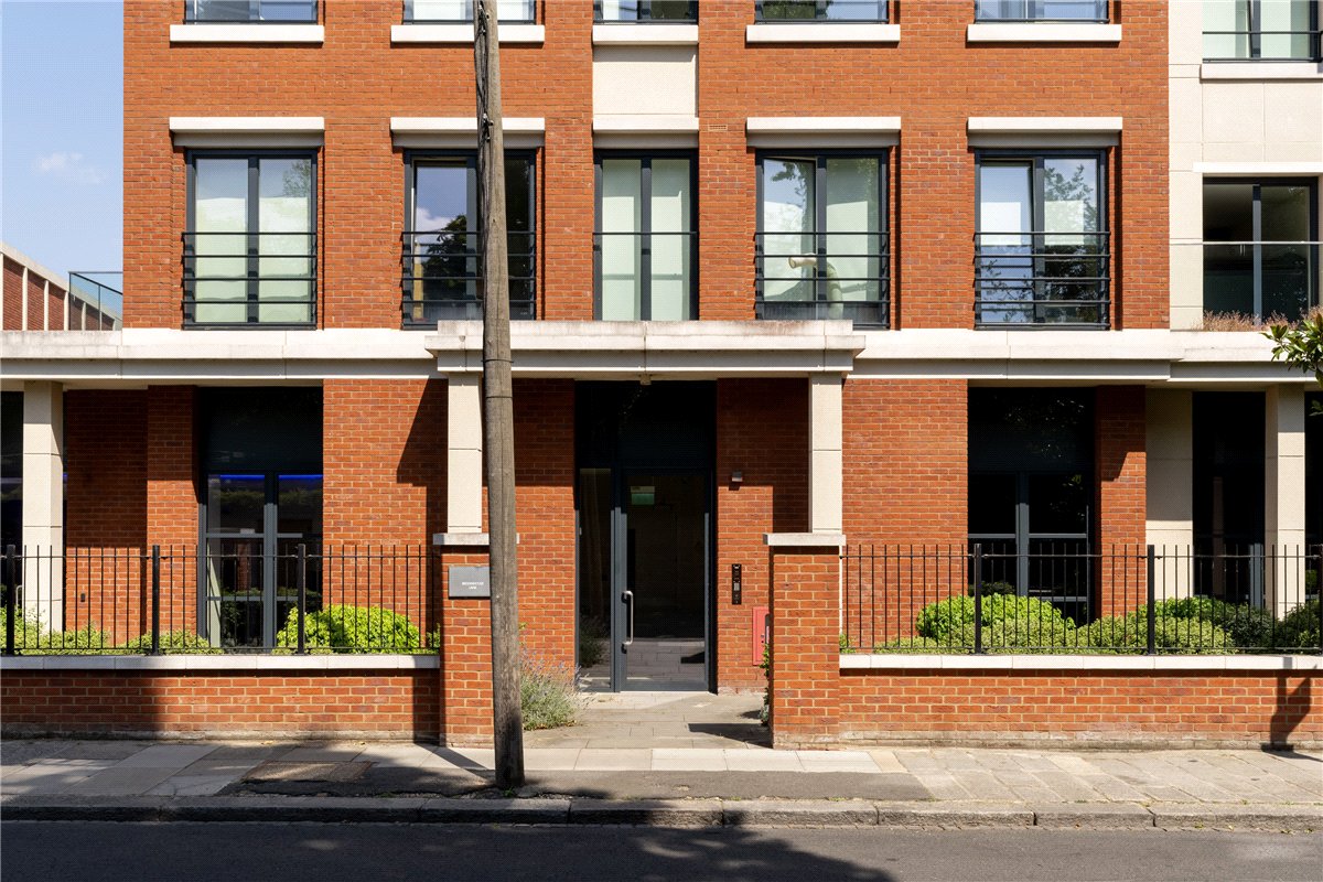 2 bedroom Flat, Broomhouse Lane, London, SW6 - Available, Image 8