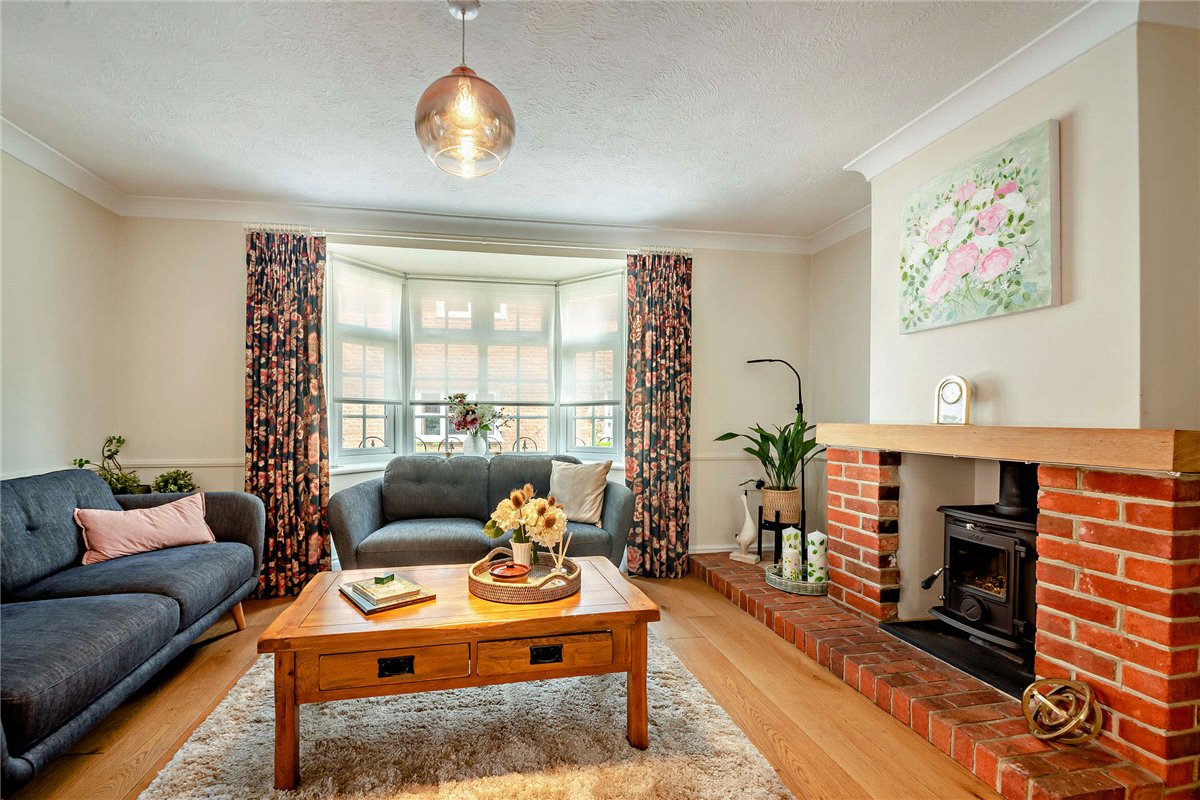 2 bedroom House, Church Lane, Hambledon, PO7 - Available, Image 2