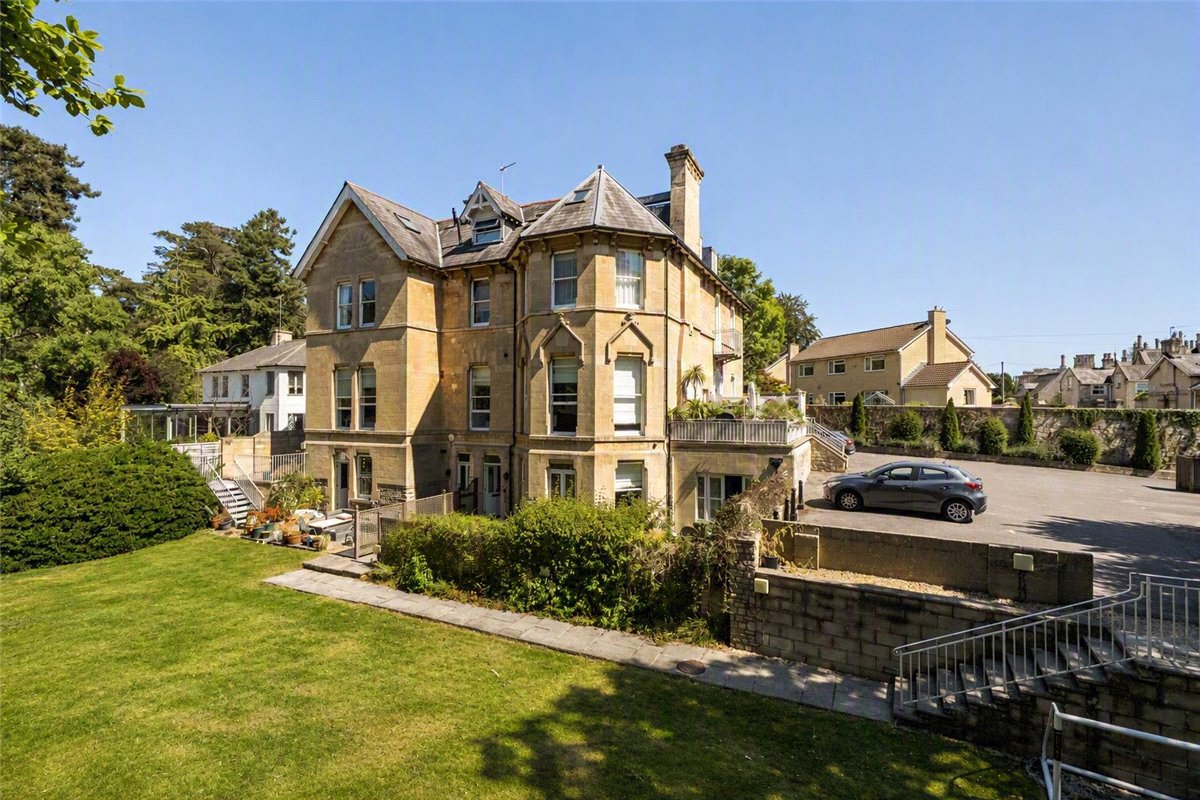 3 bedroom Flat, Weston Lane, Bath, BA1 - Available