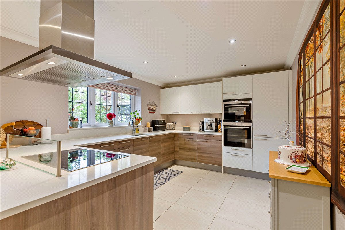 6 bedroom House, Monks Lane, Newbury, RG14 - Available, Image 4
