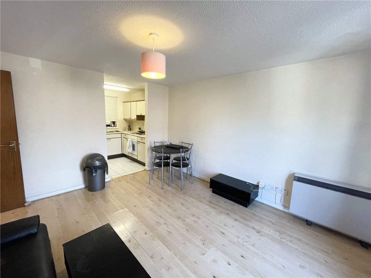 1 bedroom Flat, The Heyes, Gloucester Green, OX1 - , Image 2