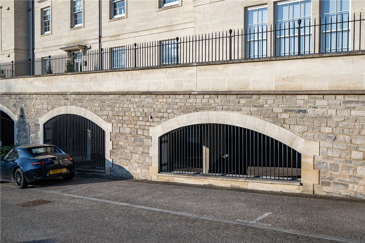 2 bedroom Flat, Lansdown Road, Bath, BA1 - Available, Image 9