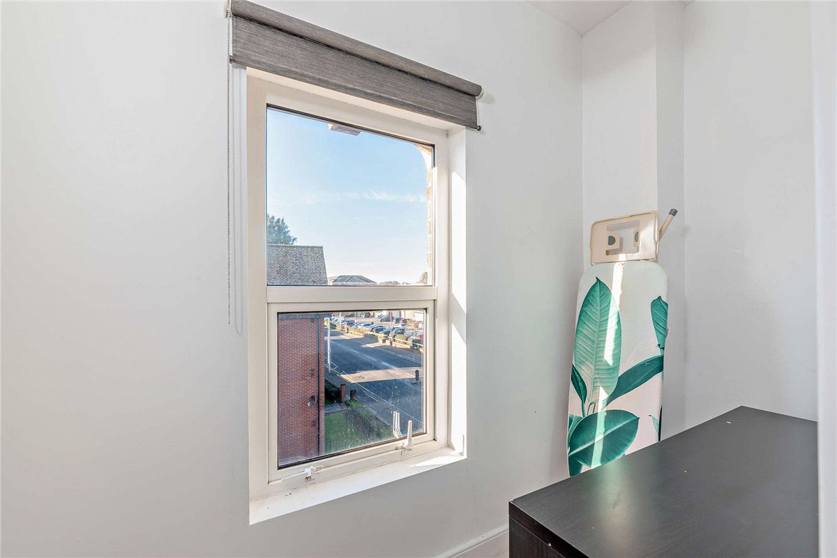 1 bedroom Flat, London Road, Newbury, RG14 - Sold STC, Image 6