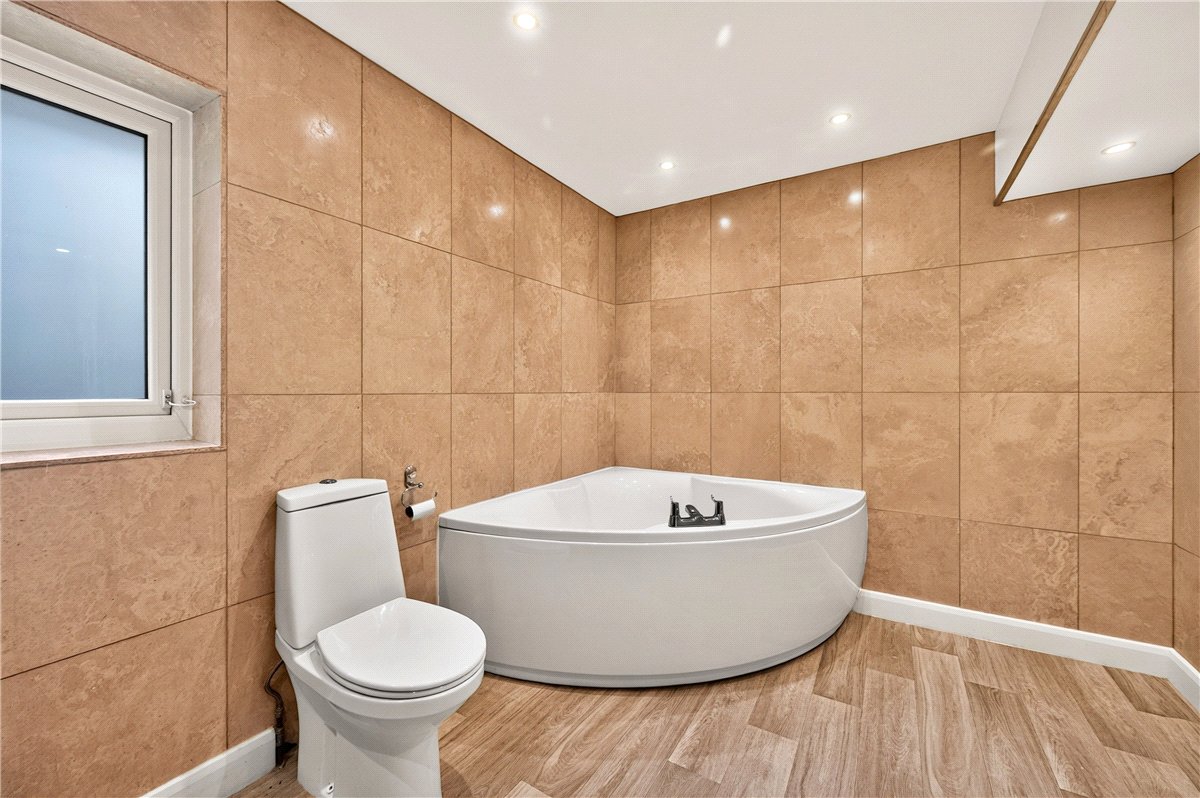 4 bedroom House, Nottingham Road, Nuthall, NG16 - Let Agreed, Image 14