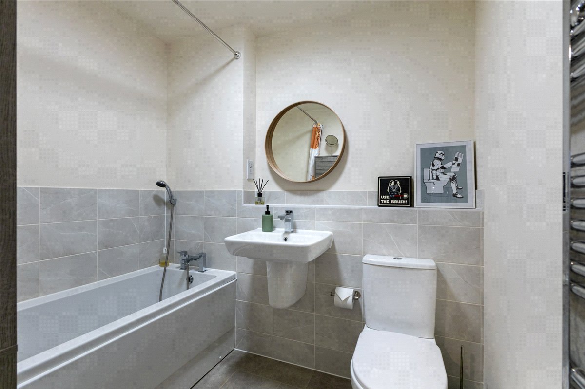 2 bedroom Flat, Osprey Drive, Trumpington, CB2 - Available, Image 2