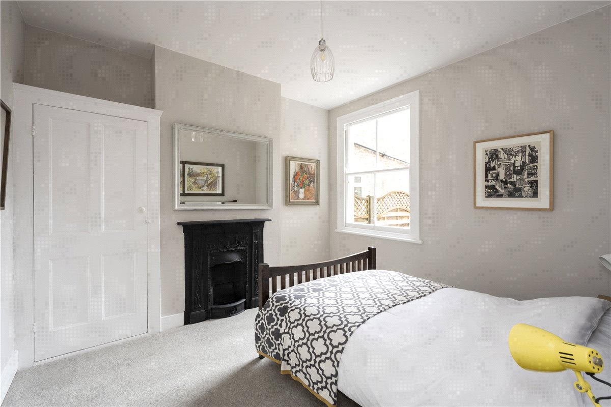 2 bedroom Maisonette, Boundary Road, London, SW19 - Sold, Image 12