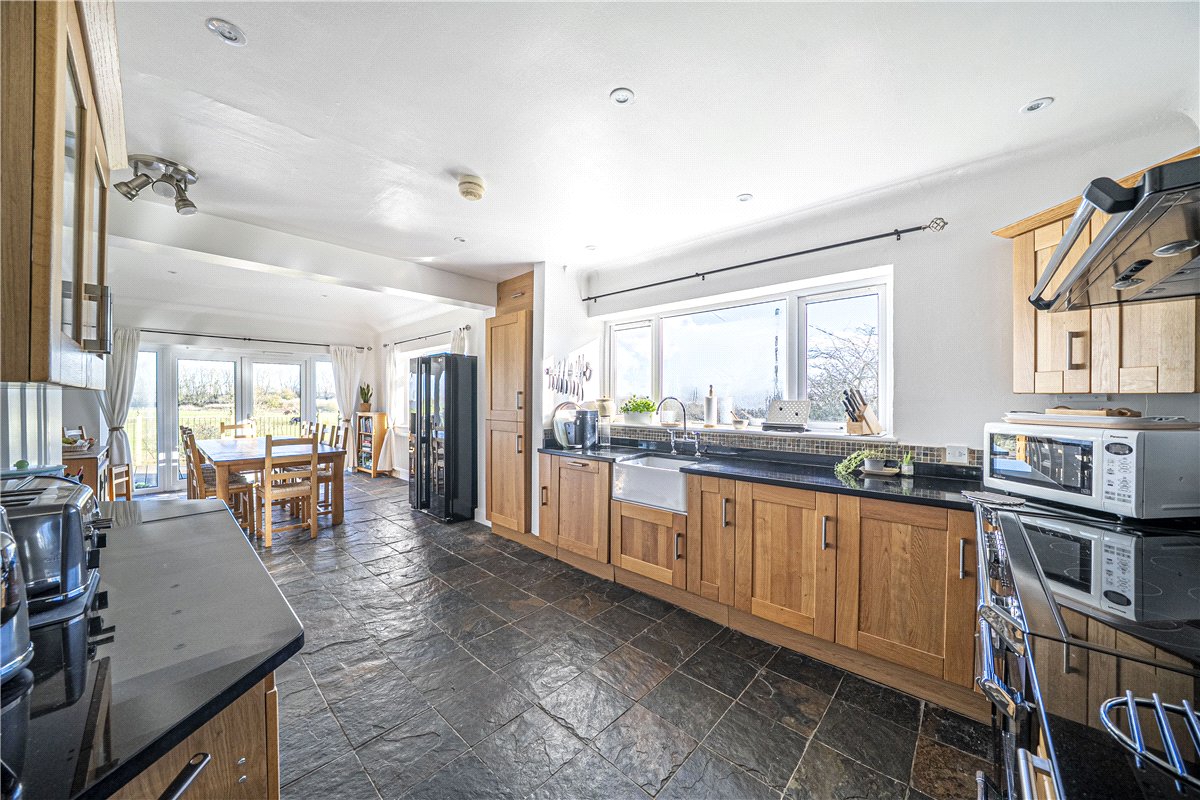 4 bedroom House, Stoke Charity Road, Kings Worthy, SO21 - Available, Image 6