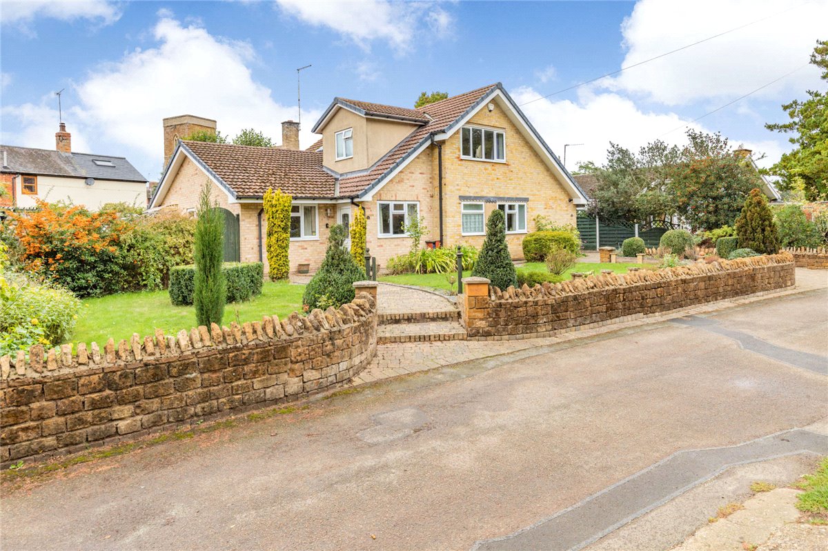 3 bedroom House, Manor Walk, Nether Heyford, NN7 - Sold