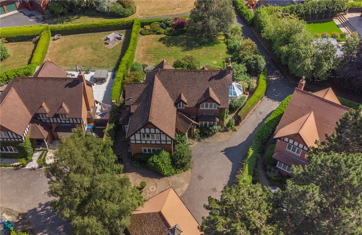 4 bedroom House, Rossett Green Lane, Harrogate, HG2 - Available, Image 3