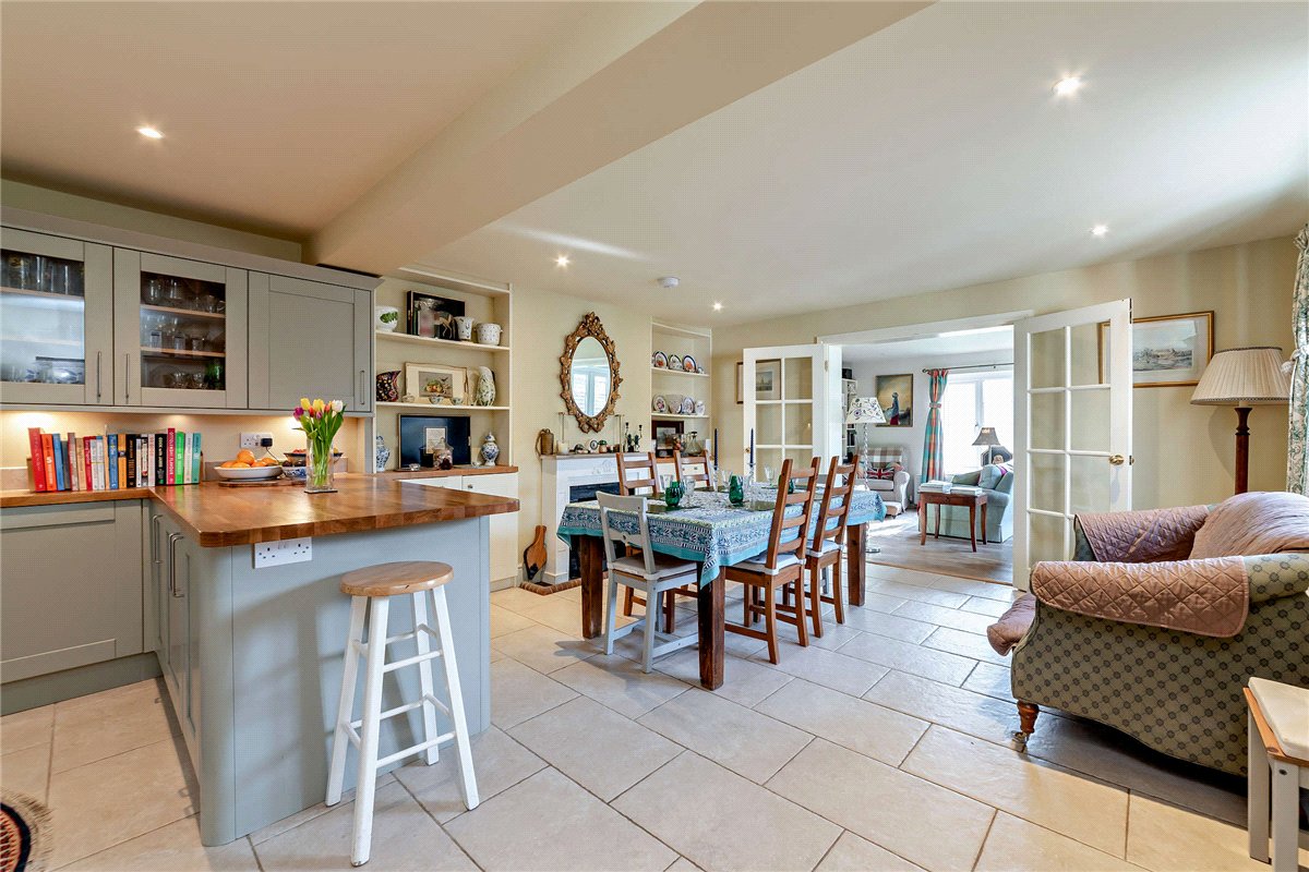 5 bedroom House, Burys Bank Road, Crookham Common, RG19 - Available, Image 18
