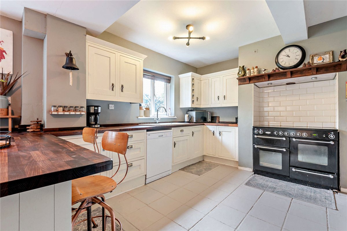 4 bedroom House, Broadlayings, Woolton Hill, RG20 - Sold, Image 14