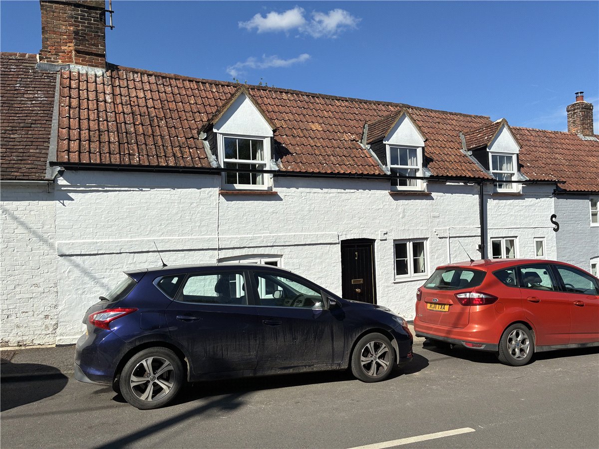 3 bedroom House, Brook Street, Great Bedwyn, SN8 - Available, Image 1