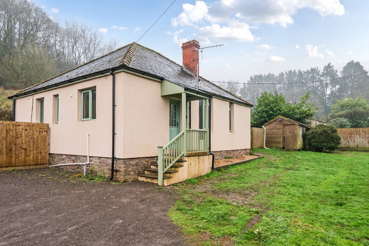 3 bedroom Bungalow, Mendip Road, Stoke St. Michael, BA3 - Let Agreed