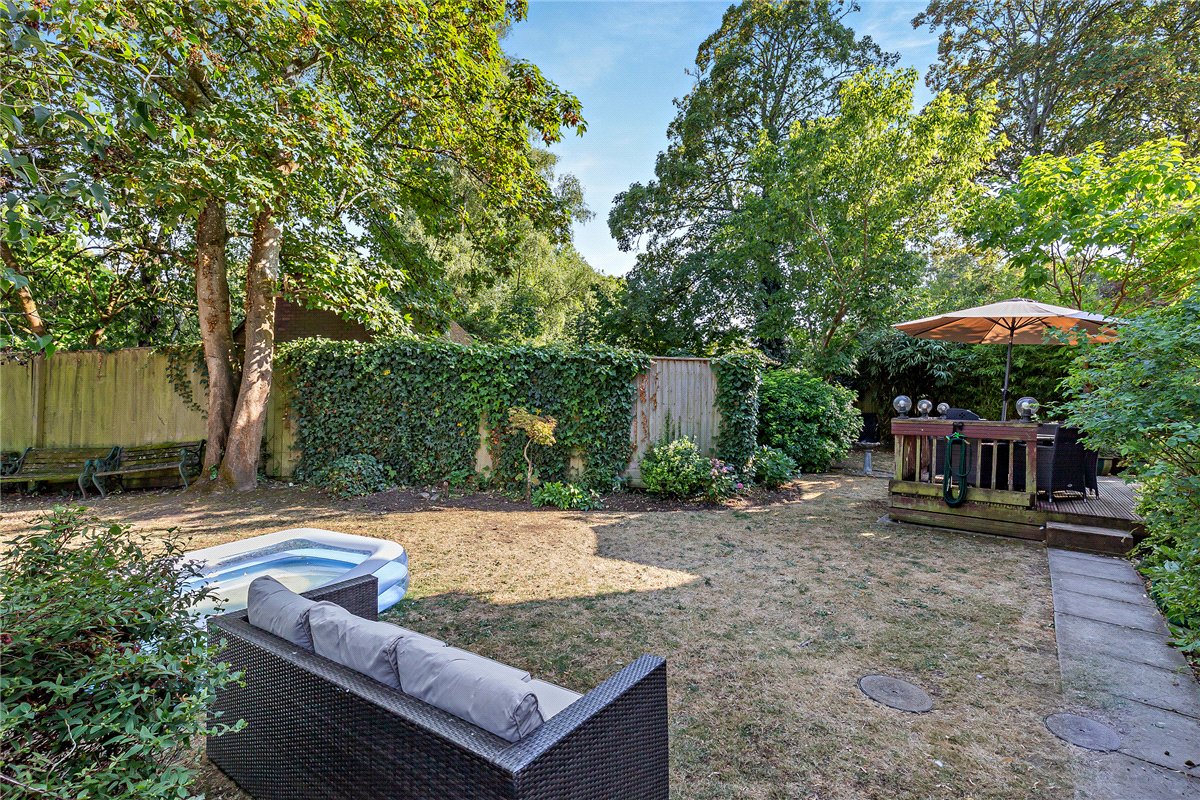 5 bedroom House, Meredun Close, Hursley, SO21 - Available, Image 9