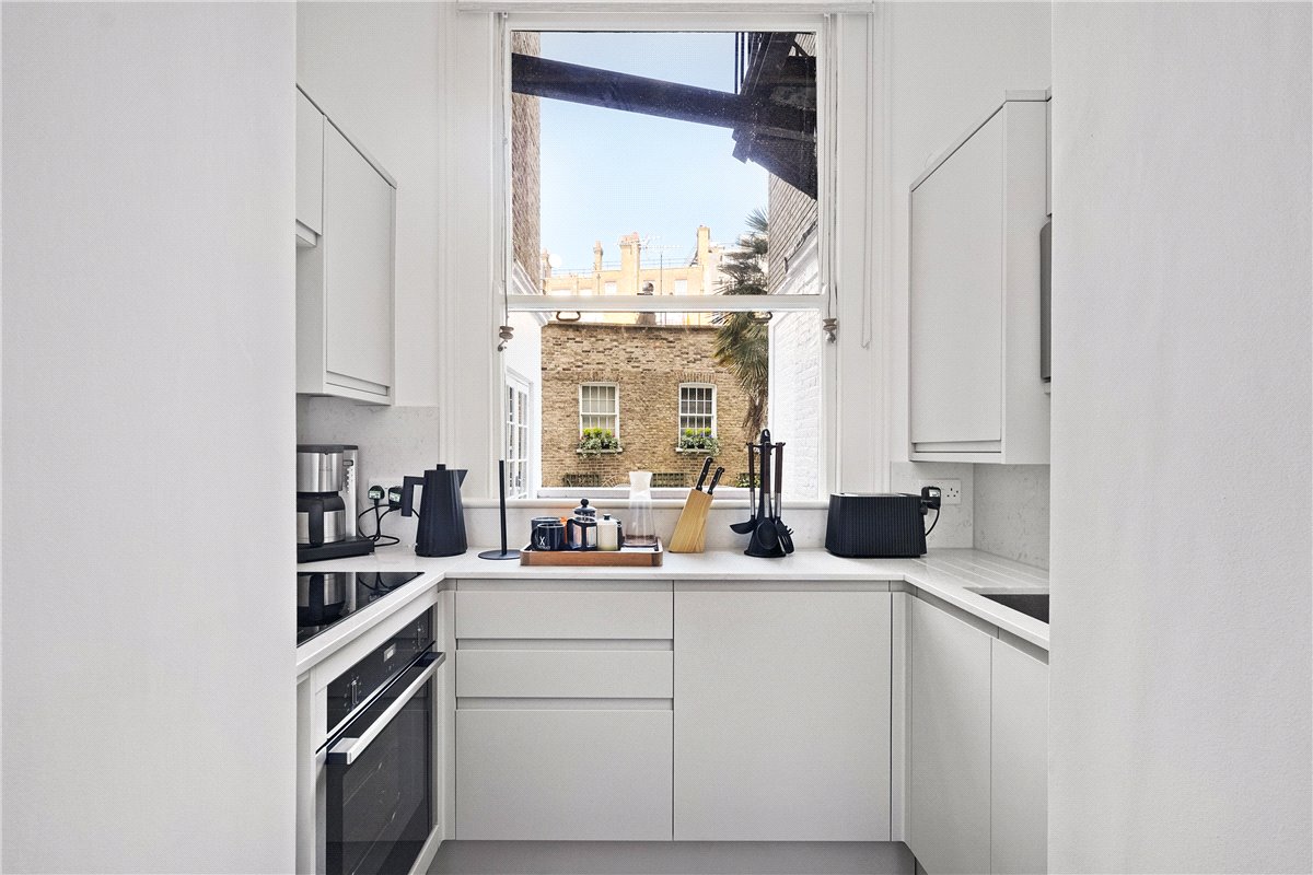 2 bedroom Maisonette, Beaufort Gardens, Knightsbridge, SW3 - Available, Image 21