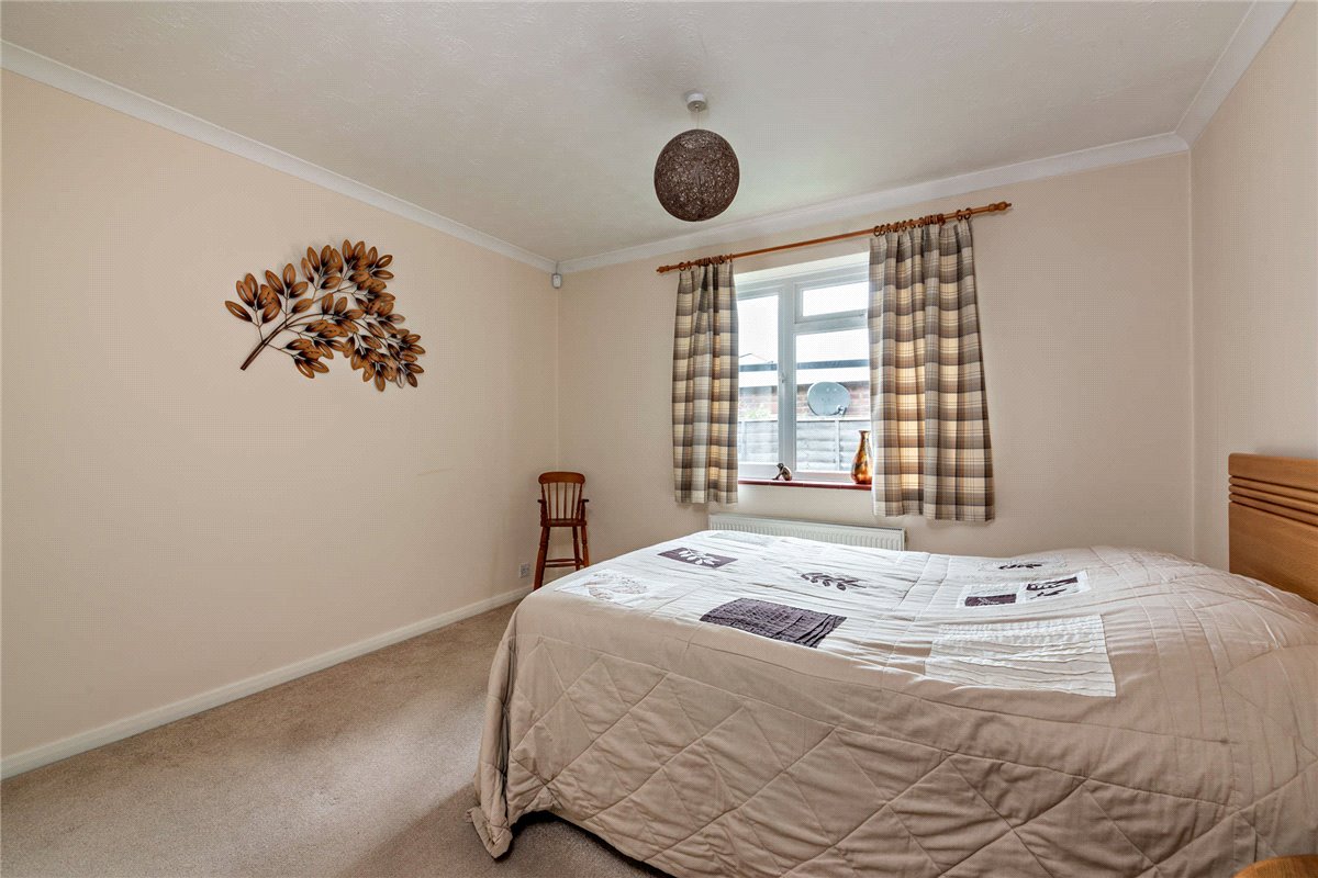 3 bedroom Bungalow, Long Lane, Hermitage, RG18 - Available, Image 11