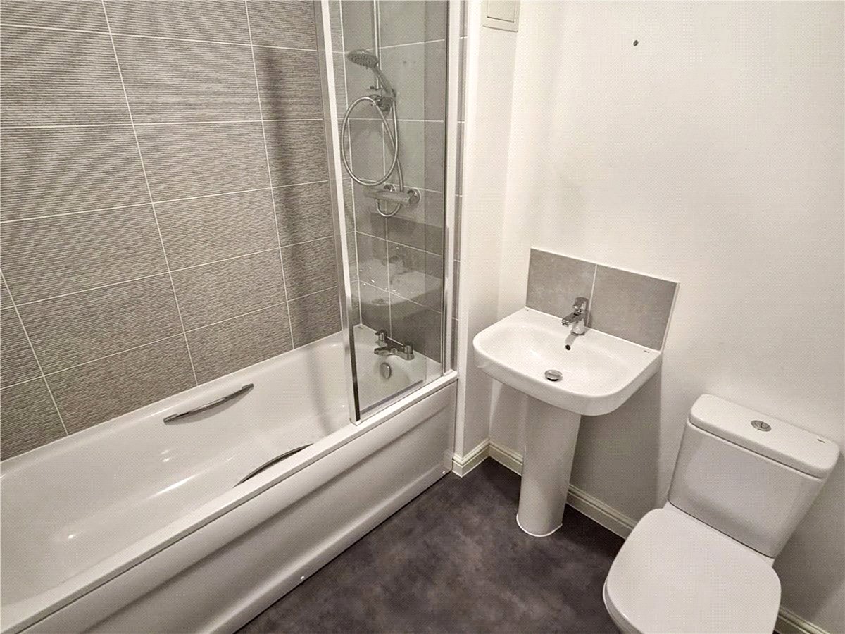 3 bedroom House, Stonyfield Road, Whiteley, PO15 - Let Agreed, Image 3