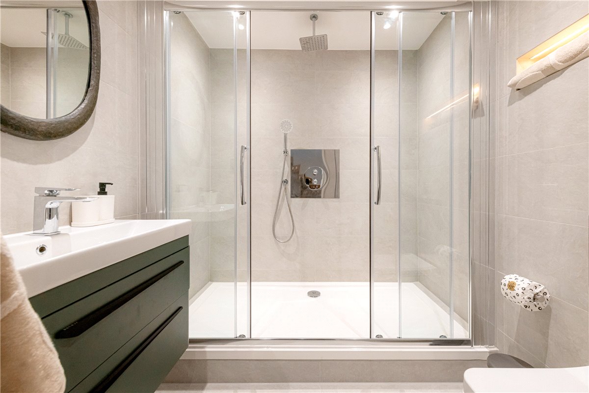 2 bedroom Flat, Curzon Street, Mayfair, W1J - Available, Image 15